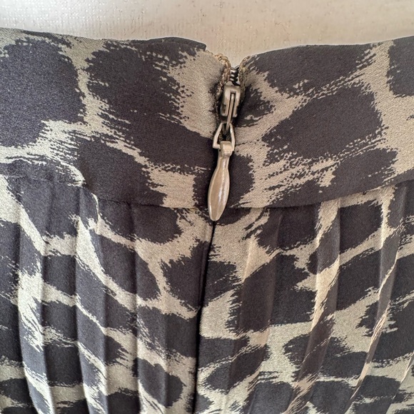 Banana Republic Green Leopard Print Midi Skirt - Picture 7 of 10